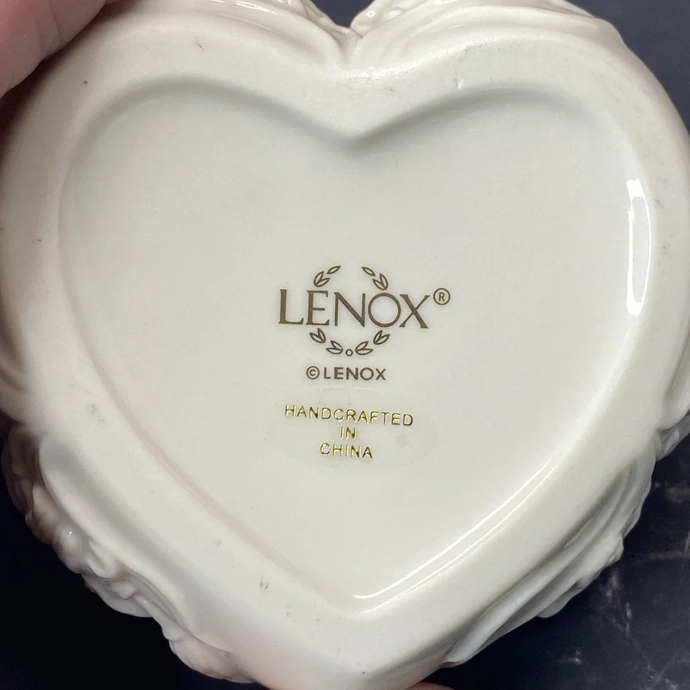 Lenox China 24K Gold Trim Butterfly's Delight Covered Heart Trinket Box